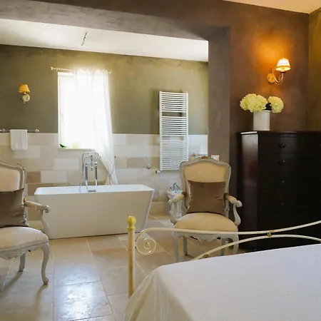 Villa D'oliviers Prestigiosa Con Piscina Ad Ostuni