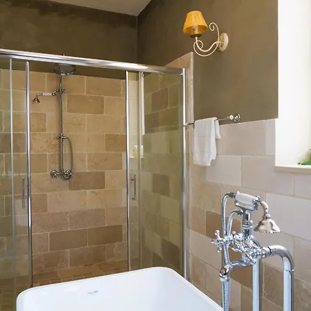Villa D'oliviers Prestigiosa Con Piscina Ad *