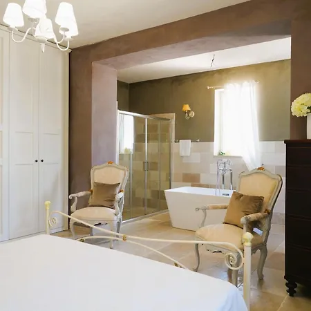 Villa D'oliviers Prestigiosa Con Piscina Ad *