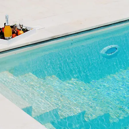 Villa D'oliviers Prestigiosa Con Piscina Ad Ostuni