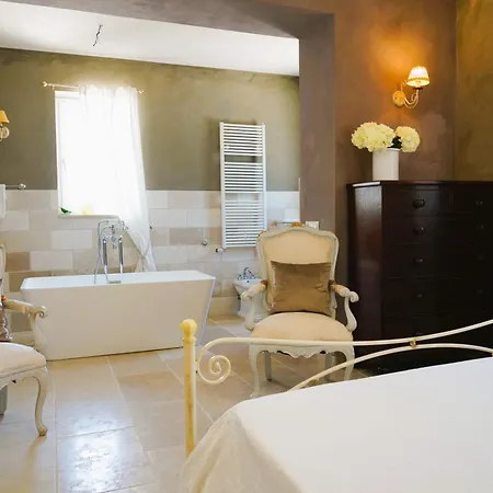 D'oliviers Prestigiosa Con Piscina Ad *